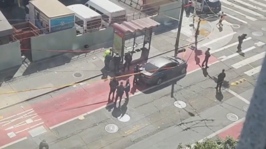 Suspect fleeing San Francisco police dies after crashing scooter, police say — CBS Bay Area (KPIX), San Francisco Technology news