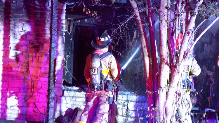 One person dies, another person and a dog rescued from Blakeley Drive house fire — KENS 5 (San Antonio), San Francisco Health news