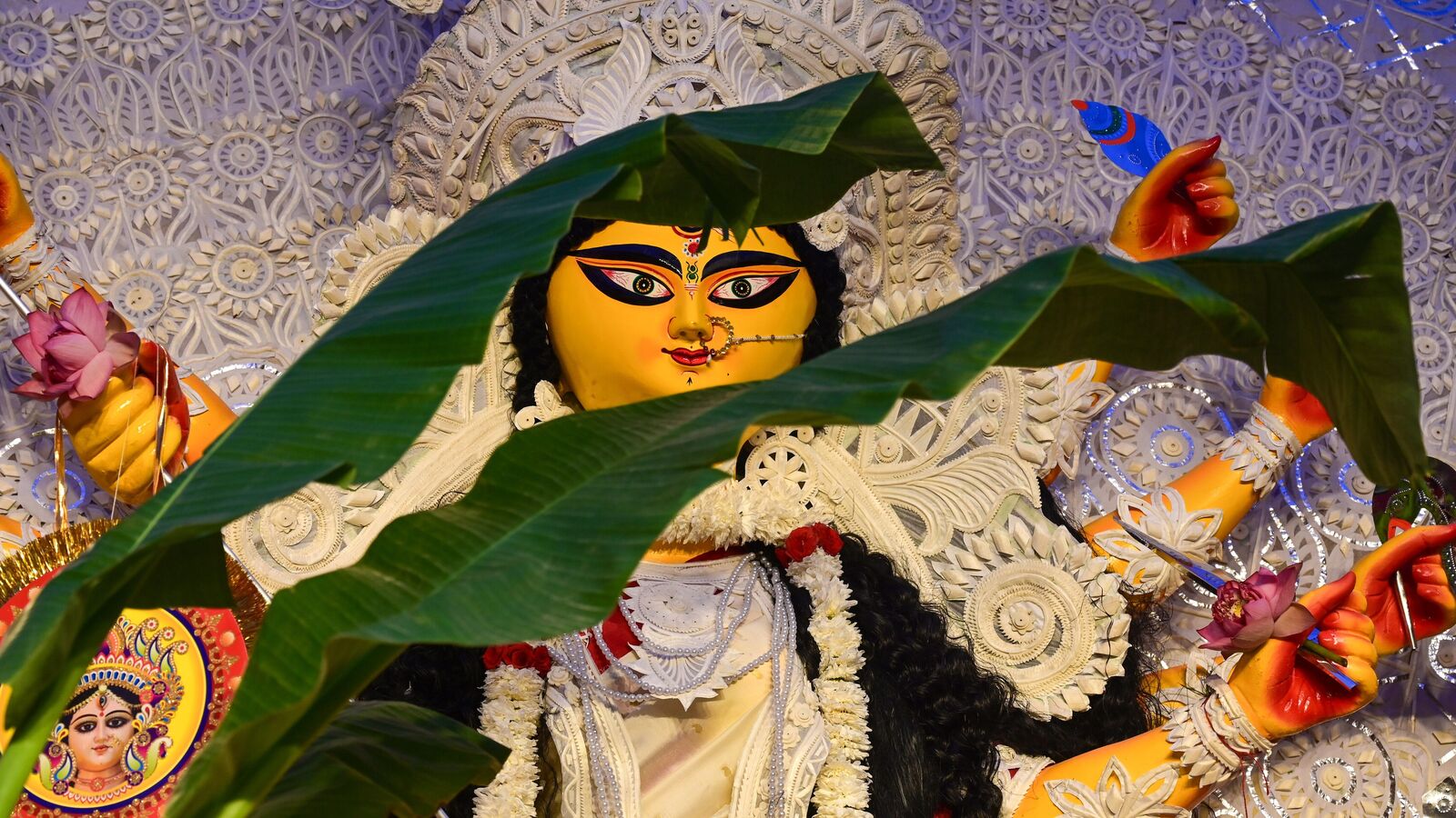 Several feared dead in stampede-like situation at Kolkata's Chorbagan Durga Puja pandal — Mint India, San Francisco Technology news
